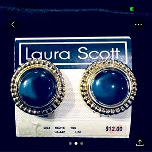 Laura Scott vintage clip on